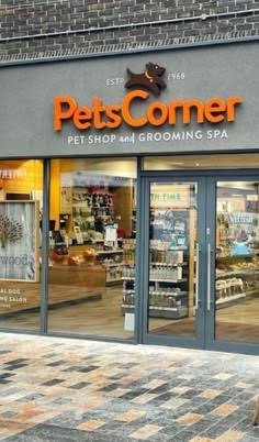 Moons & Nila  Pet Shops